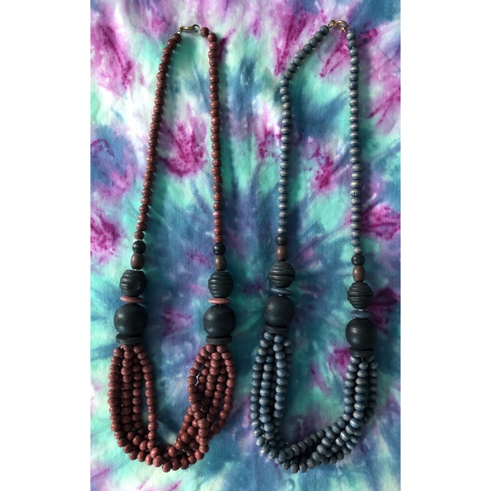 ❄️ Vintage Wooden Bead Necklace Bundle - Picture 1 of 3